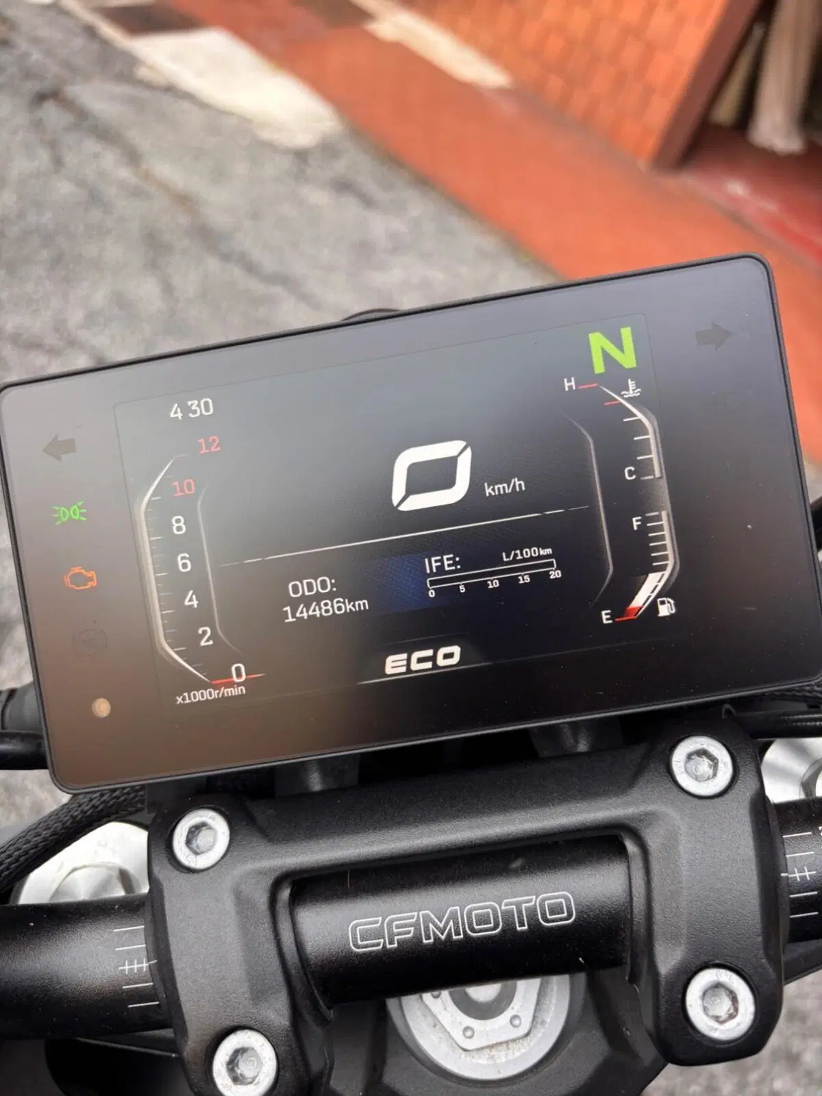 CFMOTO 300NK (2021 - 26) (2)