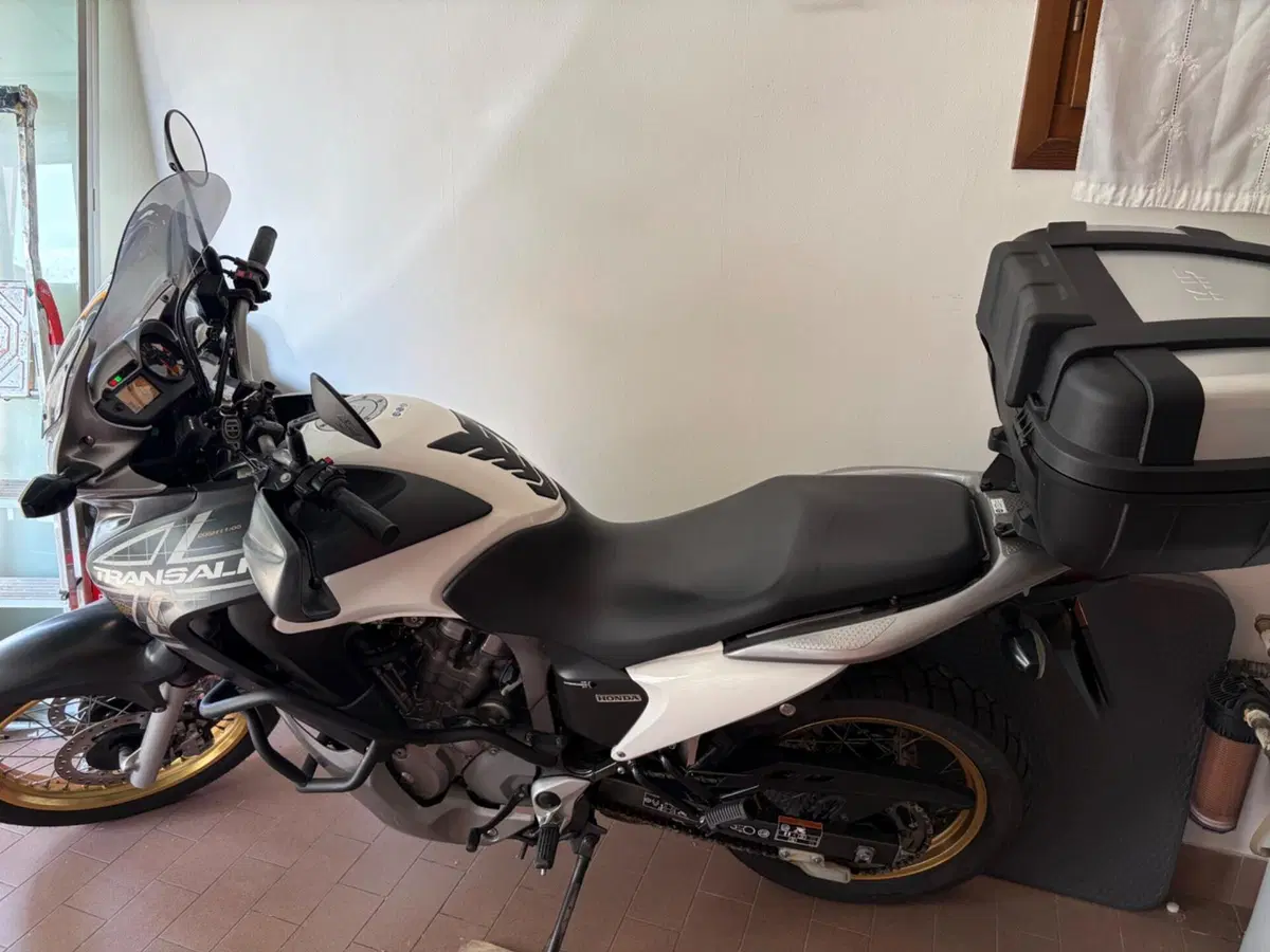 Honda Transalp XL 700 V ABS (2007 - 2013) (3)
