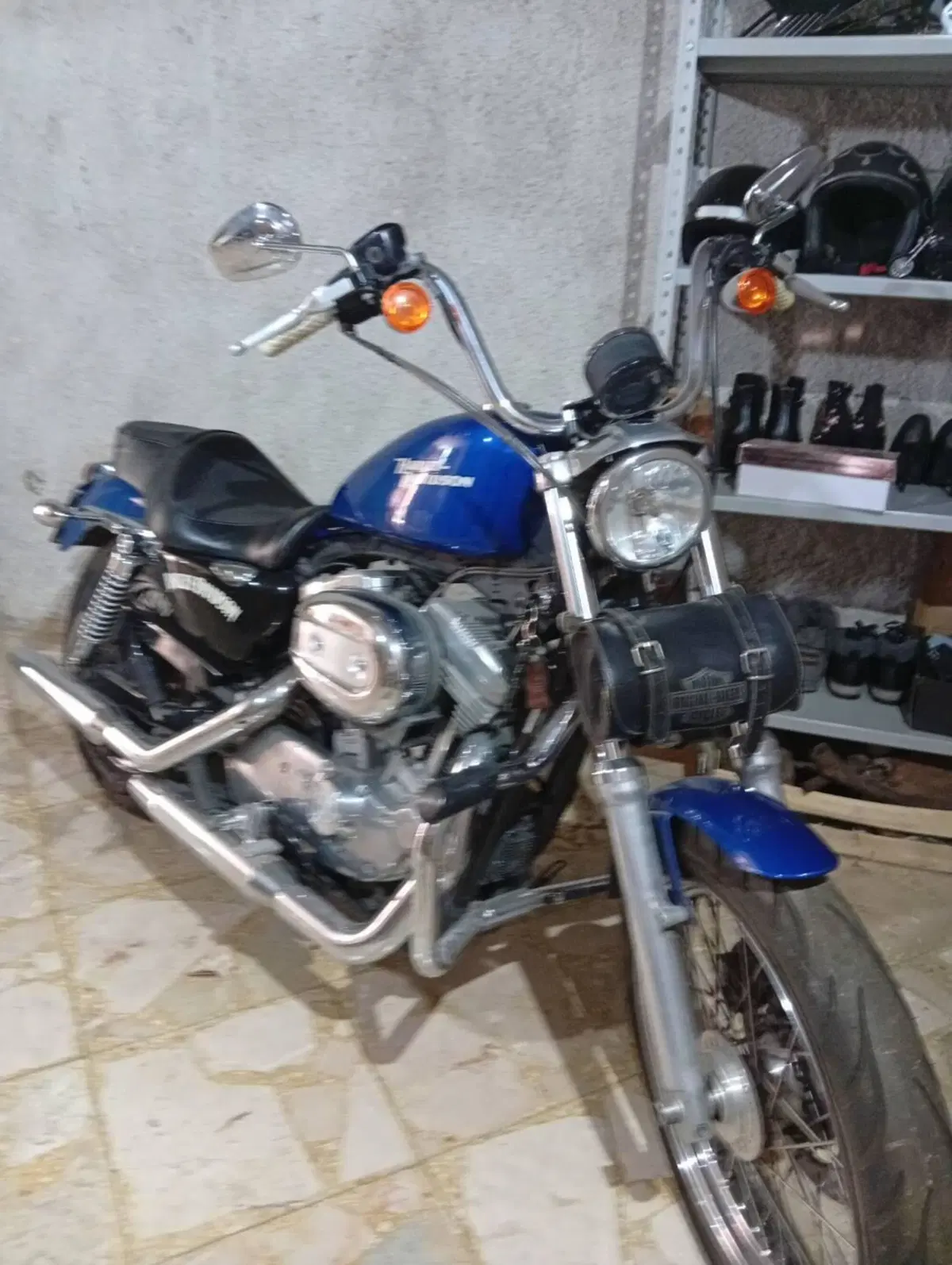 Harley-Davidson 883 Custom (2008 - 12) - XL 883C (4)