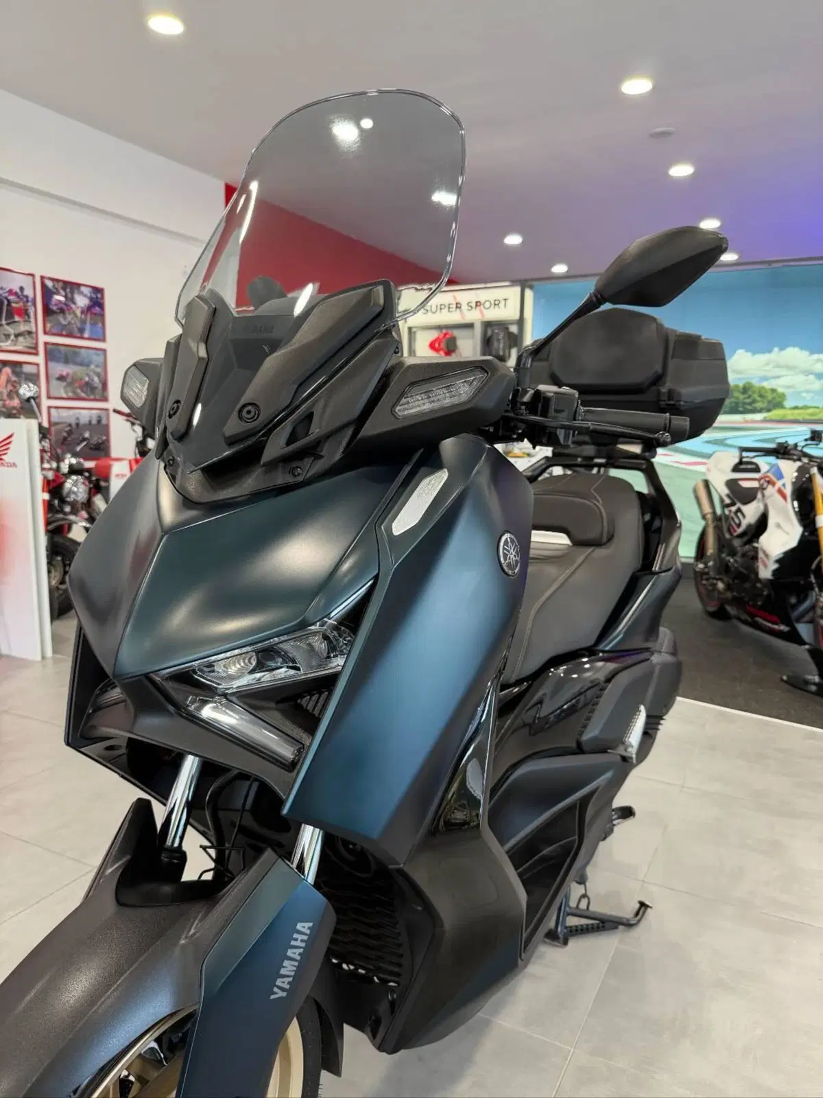 Yamaha X-Max 300 Tech Max (2021 - 24) (2)