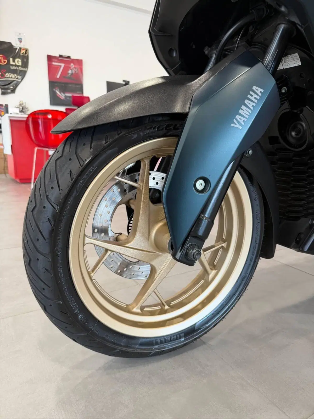 Yamaha X-Max 300 Tech Max (2021 - 24) (11)
