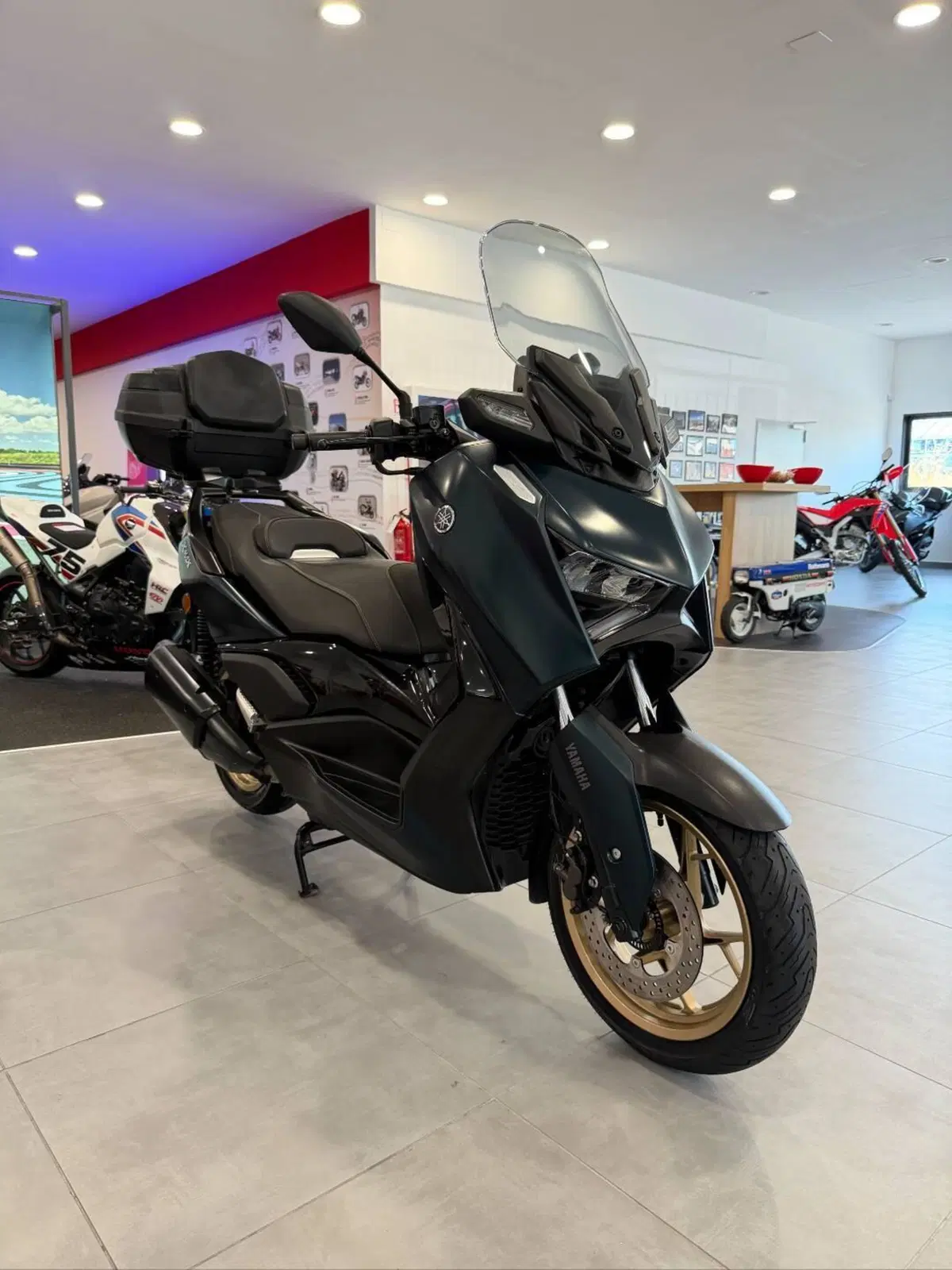 Yamaha X-Max 300 Tech Max (2021 - 24) (6)