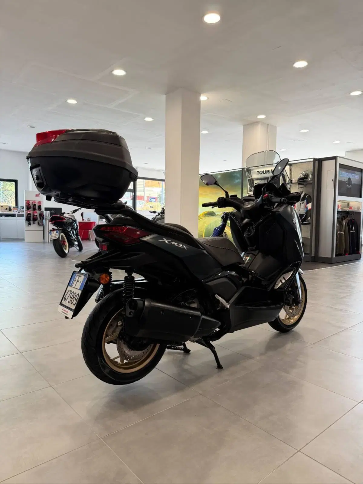 Yamaha X-Max 300 Tech Max (2021 - 24) (8)