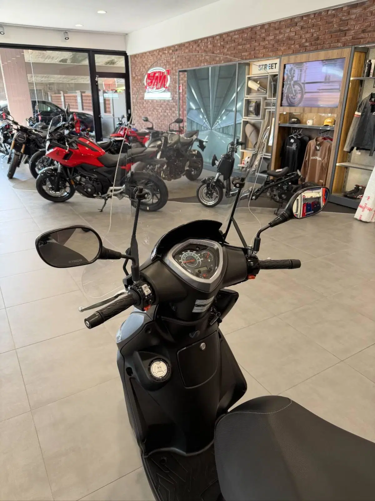 Kymco Agility 125 R16 Power Up (2021 - 26) (9)