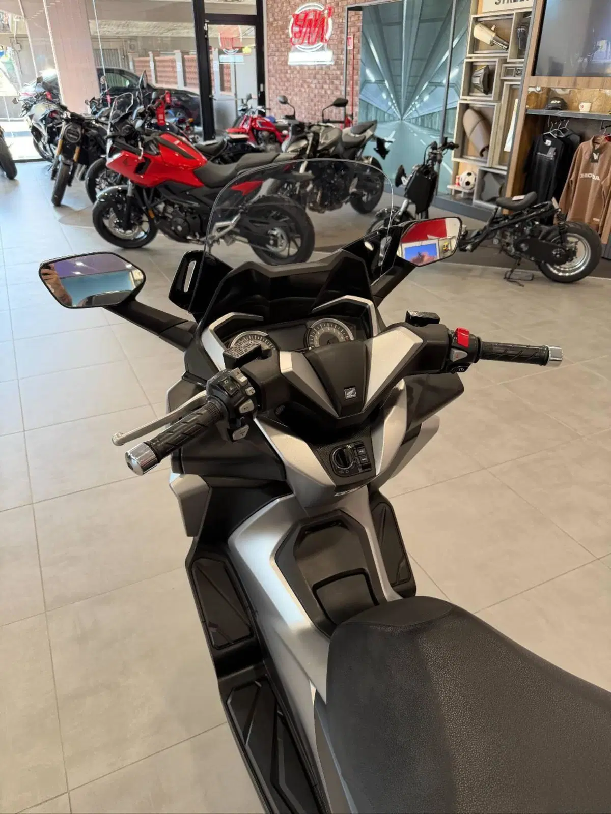 Honda Forza 300 Deluxe ABS (2018 - 20) (9)
