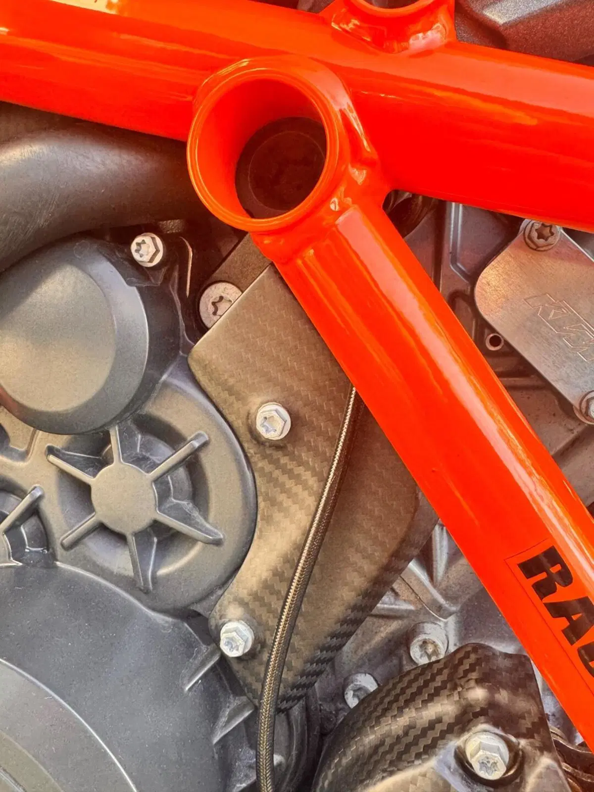 KTM 1290 Super Duke R (2021) (12)