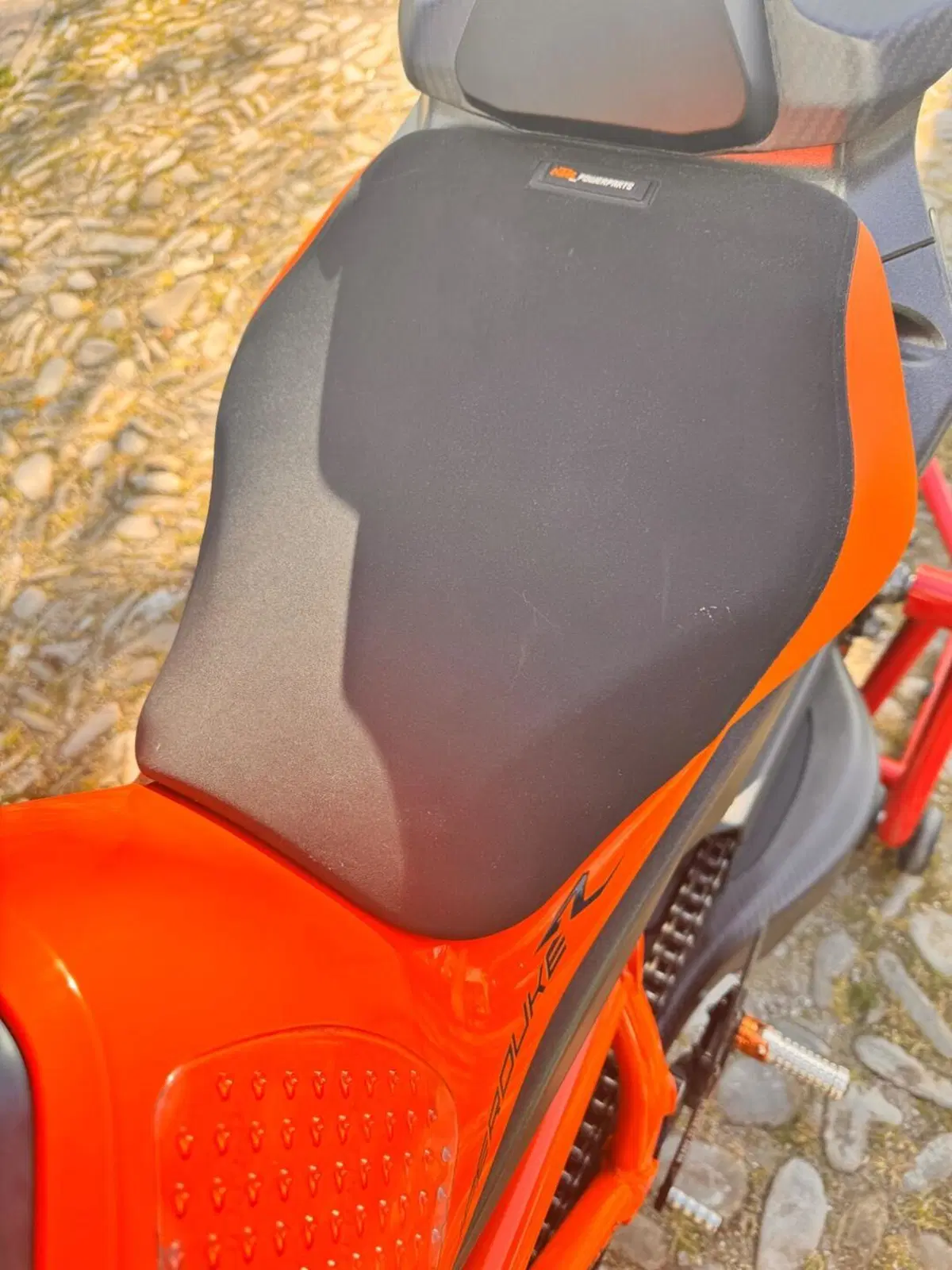 KTM 1290 Super Duke R (2021) (17)