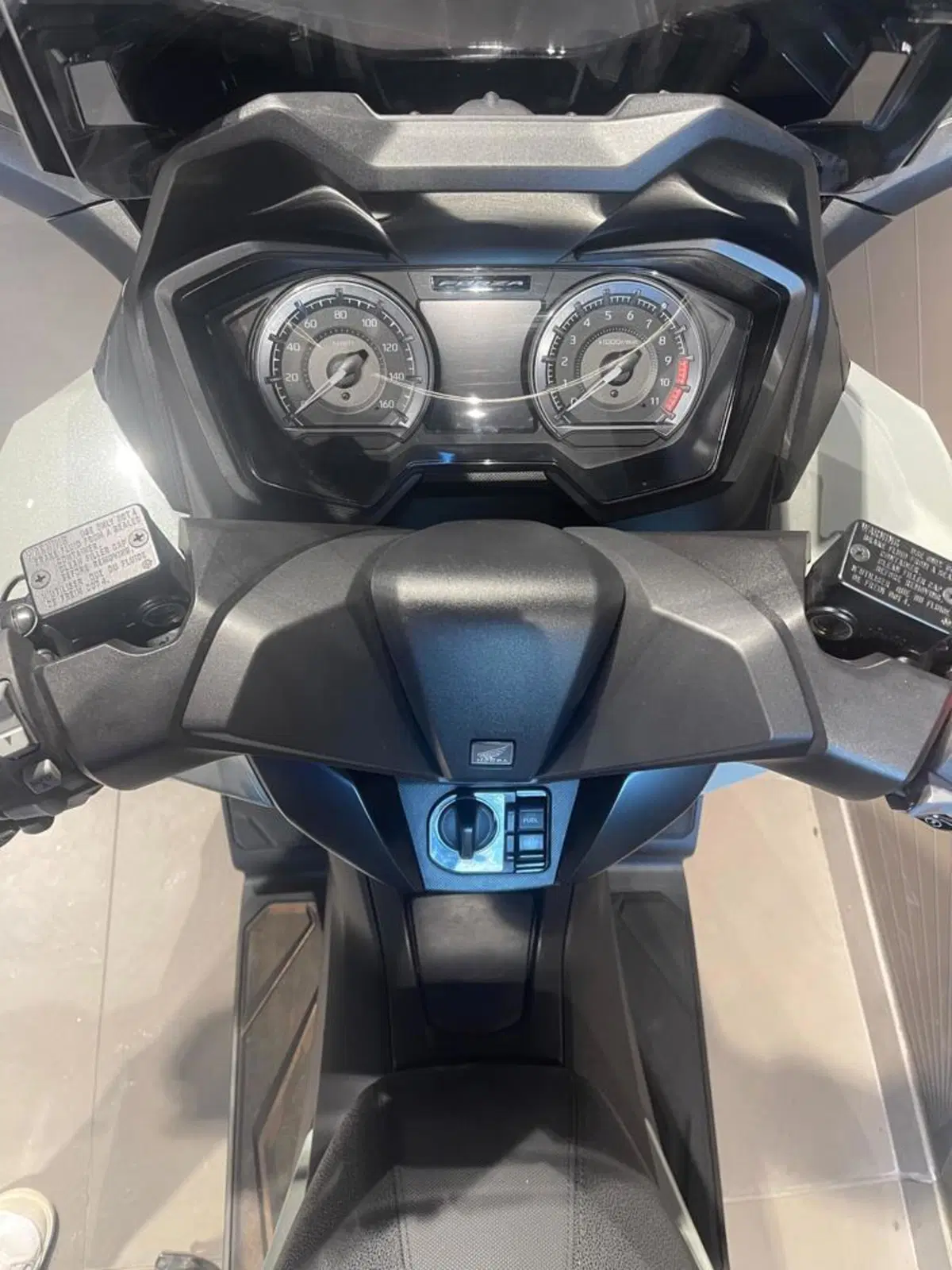 Honda Forza 350 Deluxe (2022 - 24) (5)