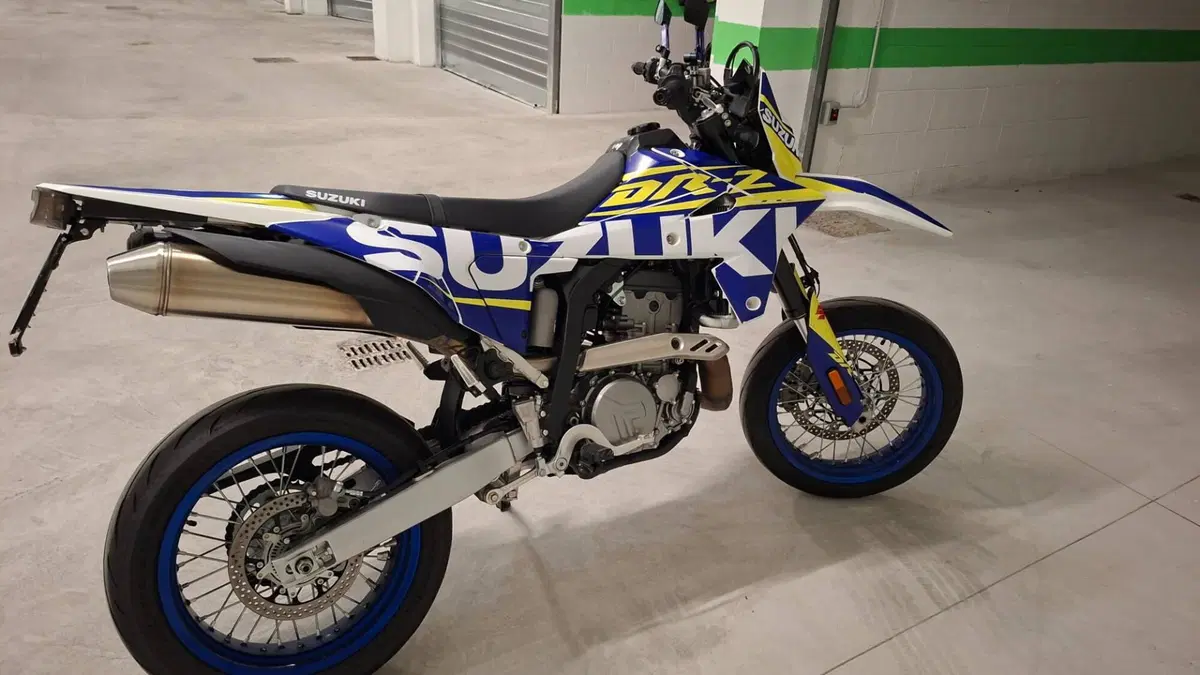 Suzuki DR-Z4SM (2025 - 26) (3)