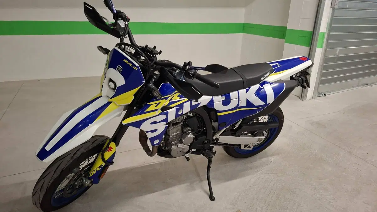 Suzuki DR-Z4SM (2025 - 26) (5)