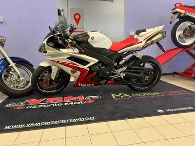 Yamaha YZF R1 (2007 - 08) usata