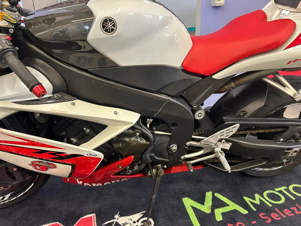 Yamaha YZF R1 (2007 - 08) (2)
