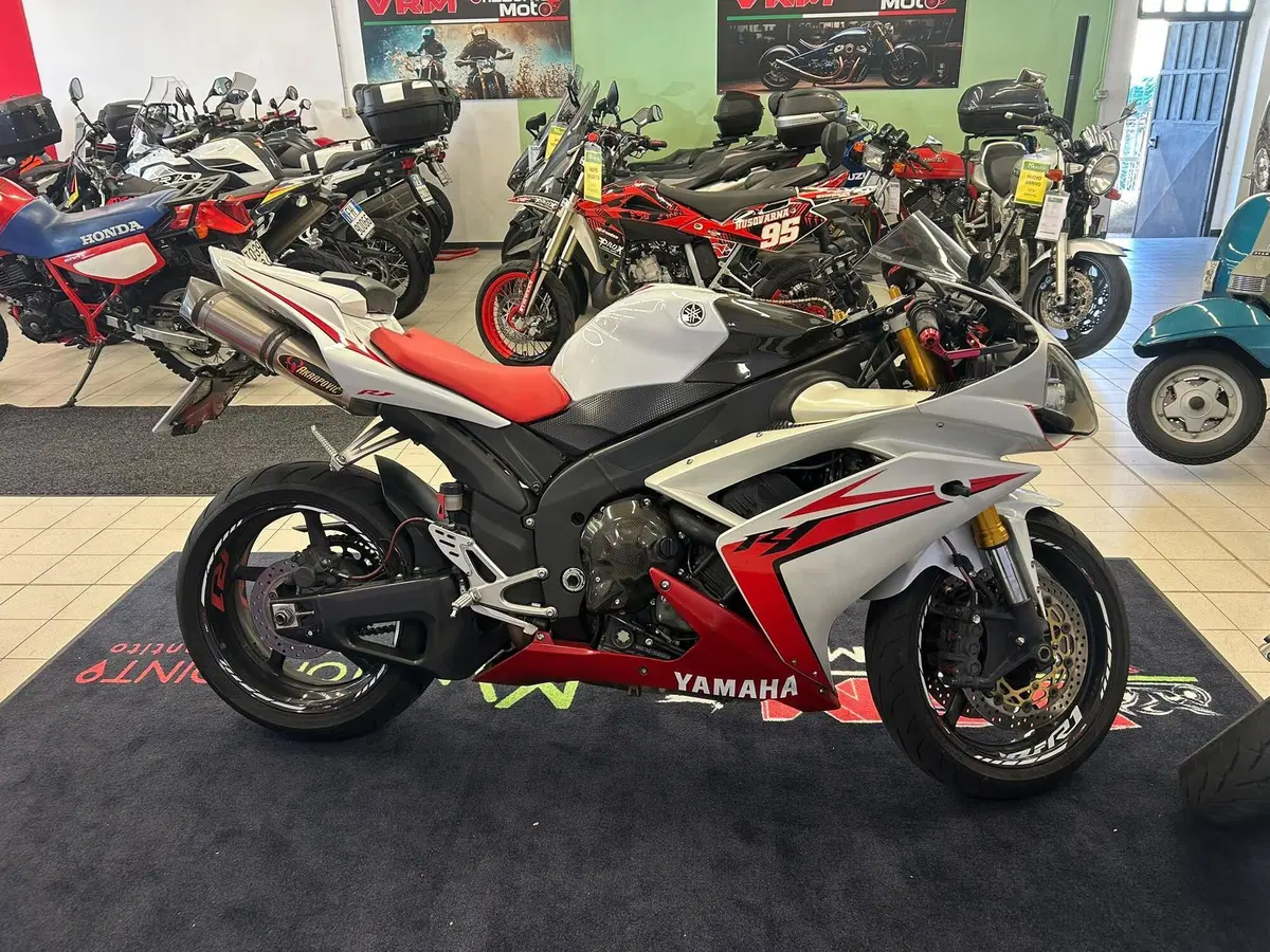 Yamaha YZF R1 (2007 - 08) (10)