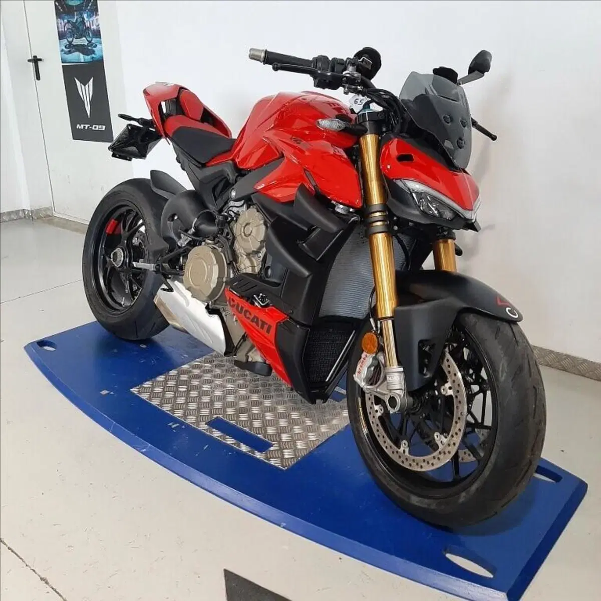 Ducati Streetfighter V4 S (2023 - 24) (2)