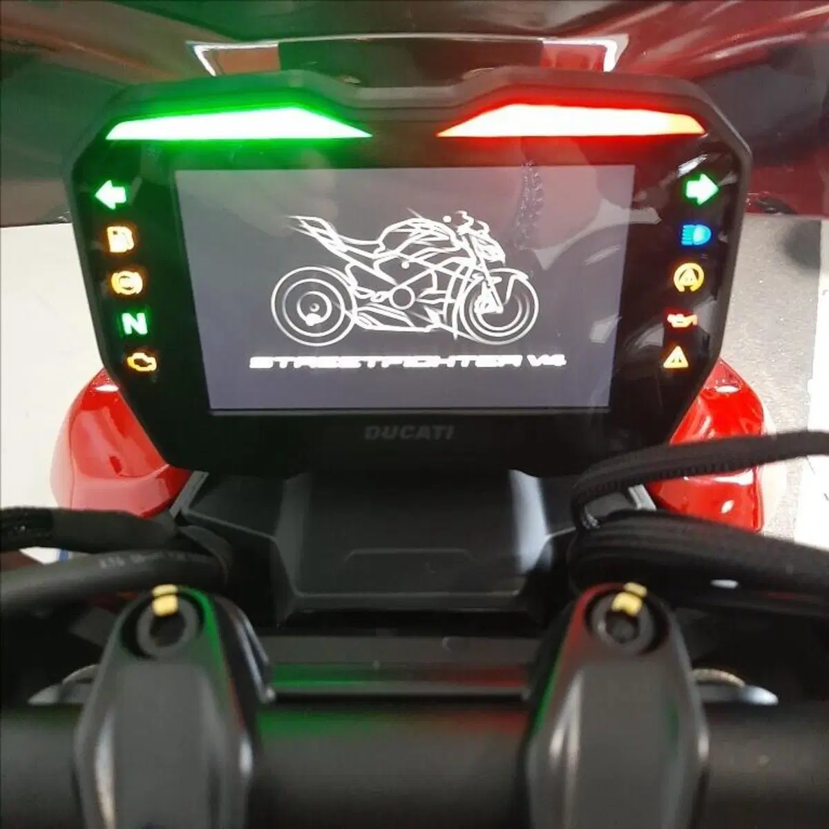 Ducati Streetfighter V4 S (2023 - 24) (16)