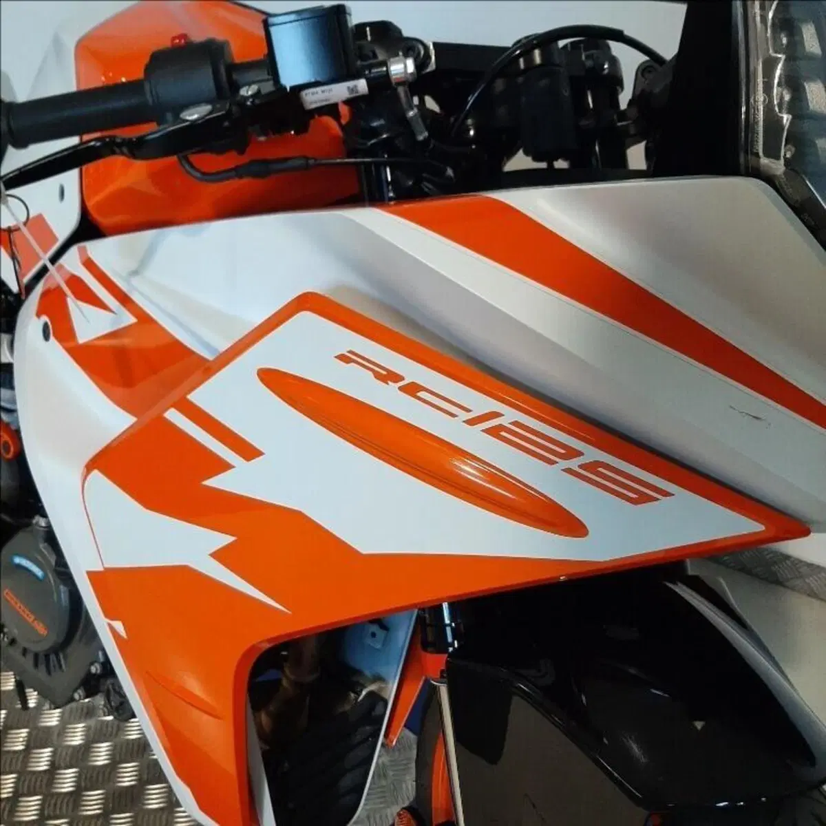 KTM RC 125 (2022 - 26) (5)