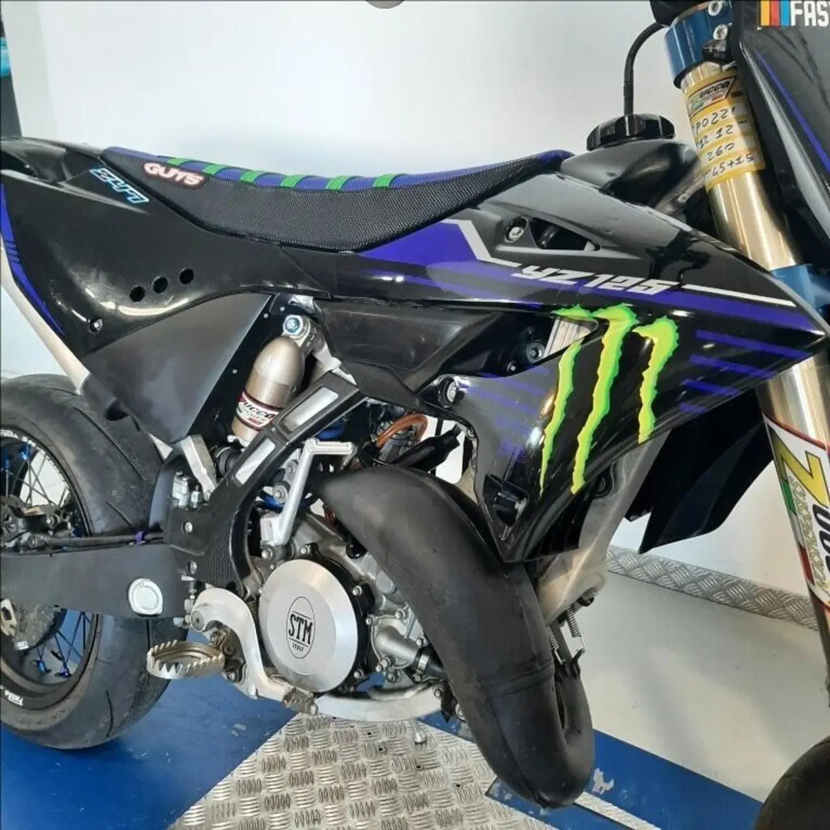 Yamaha YZ 125 Monster Energy (2023) (9)