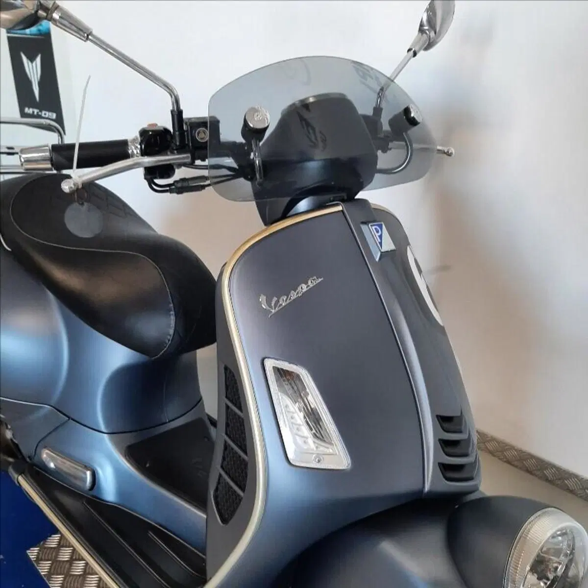 Vespa Sei Giorni 300 Hpe (2019) (4)