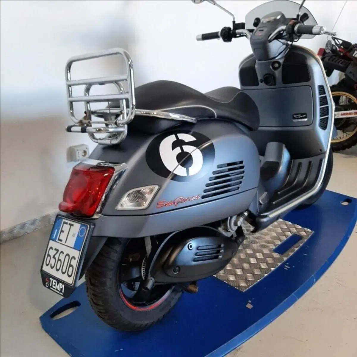 Vespa Sei Giorni 300 Hpe (2019) (6)