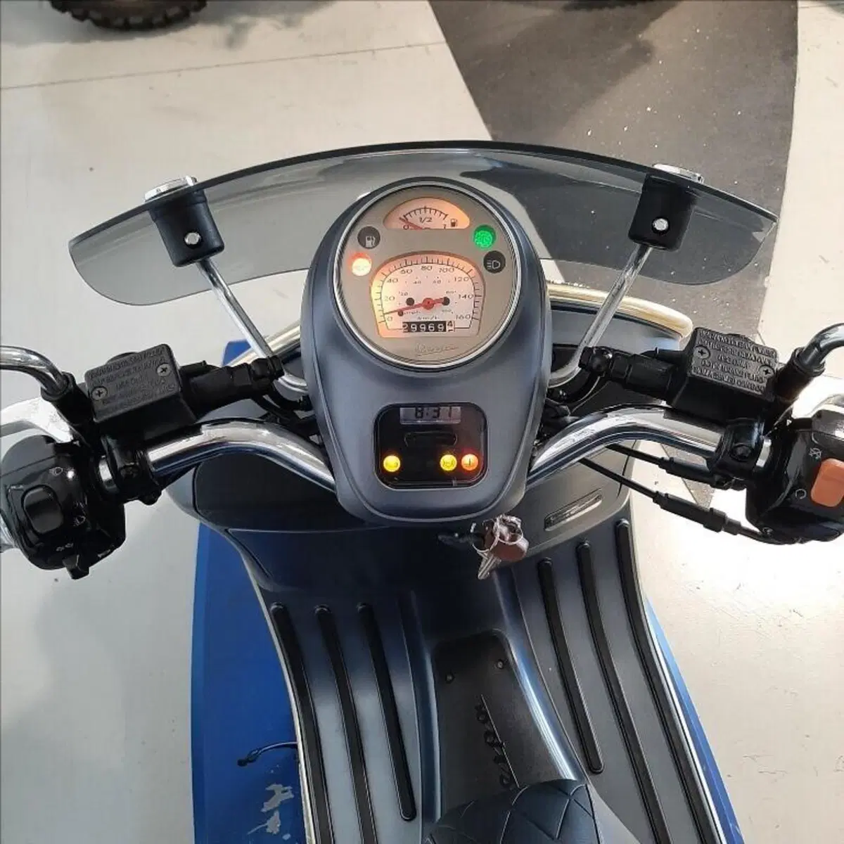 Vespa Sei Giorni 300 Hpe (2019) (11)