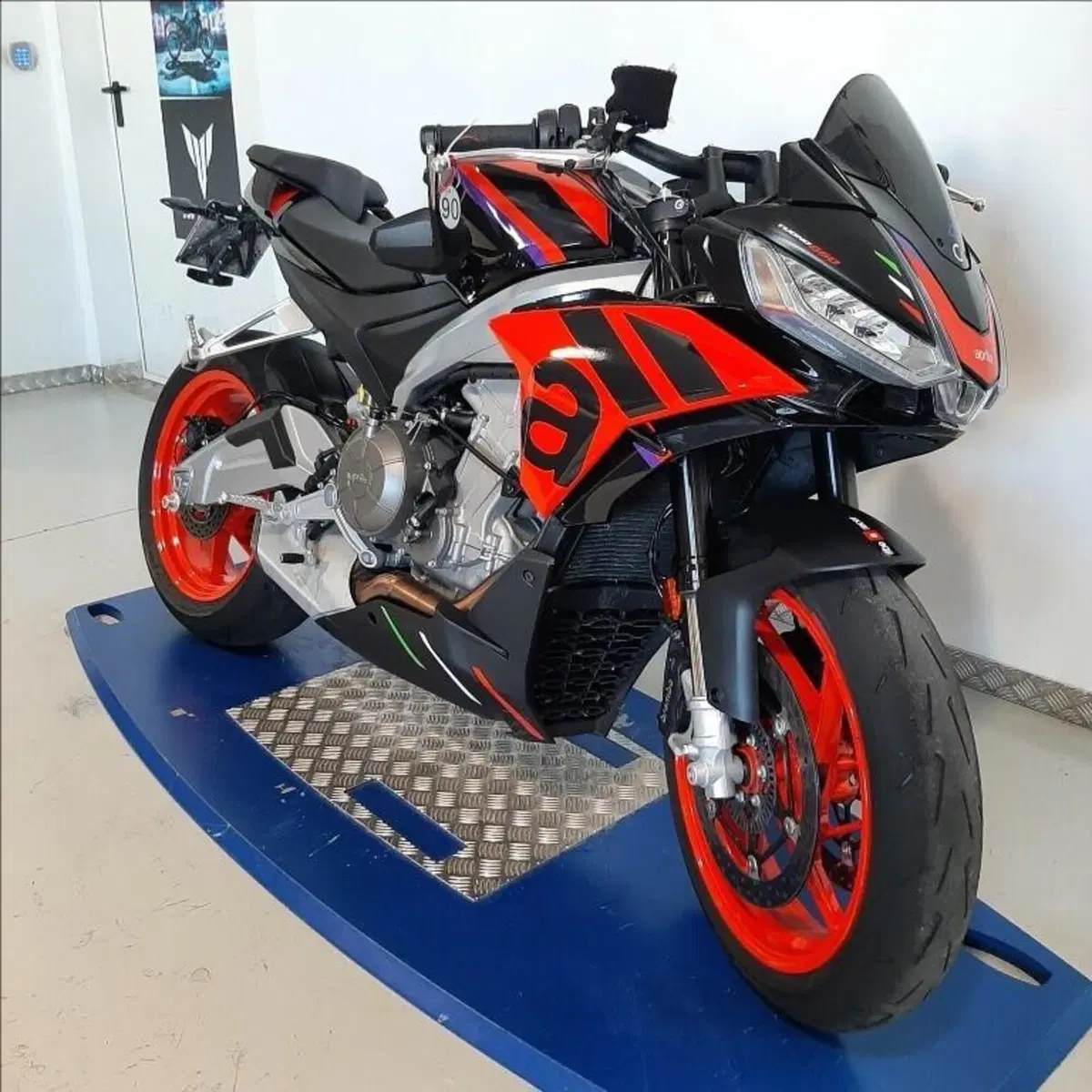 Aprilia Tuono 660 Factory (2022 - 24) (2)