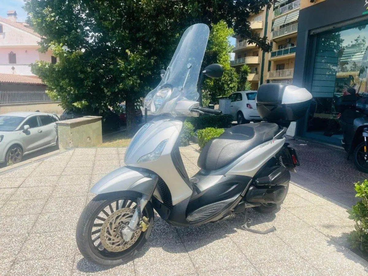 Piaggio Beverly 300 S i.e. ABS-ASR (2016 - 20) (2)