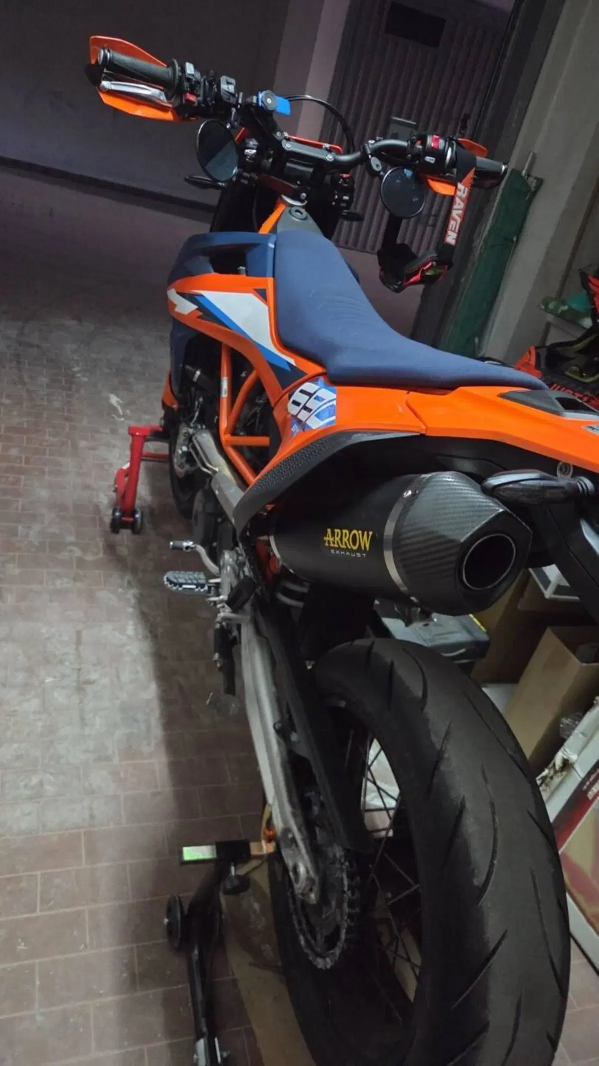 KTM 690 SMC R (2023 - 25) (7)