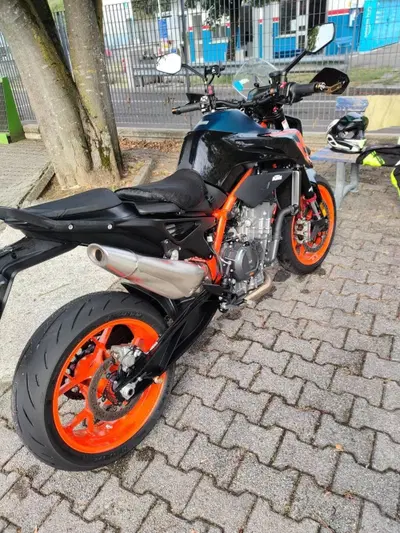 KTM 890 Duke R (2022 - 23) usata