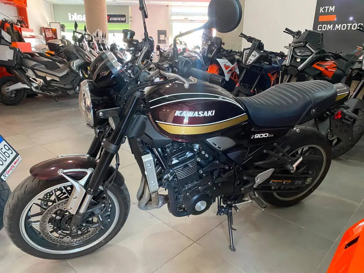 Kawasaki Z 900 RS (2026) (2)
