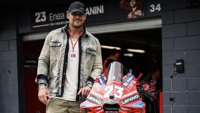MotoGP 2026. Netflix al lavoro su un thriller d'azione ambientato in MotoGP: Alan Ritchson sar&agrave; il protagonista