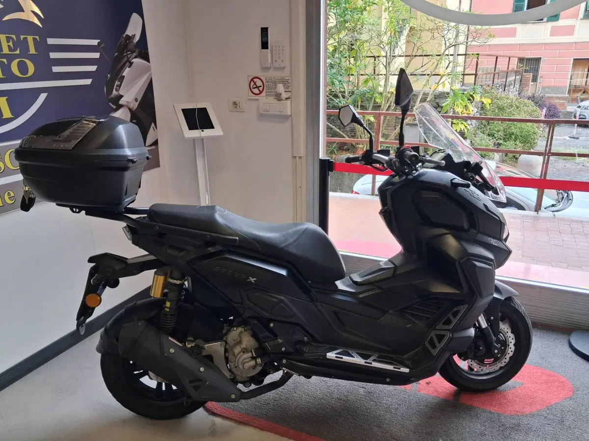 Kl Brera X 300 (2022 - 24) (3)