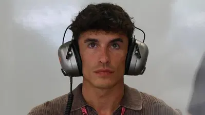MotoGP 2026. La dimensione dei problemi fisici di Marc M&aacute;rquez: non pu&ograve; pi&ugrave; giocare a padel (e non dorme sul fianco destro) 