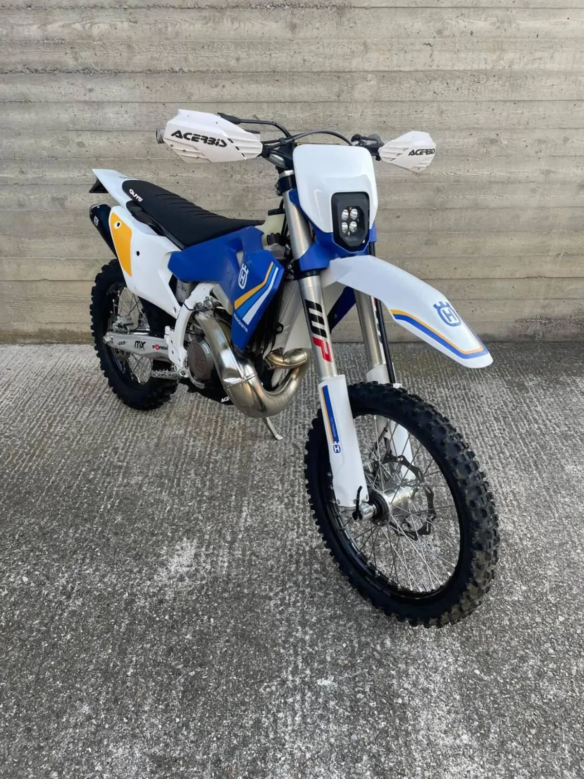 Husqvarna TE 300 (2025) (2)