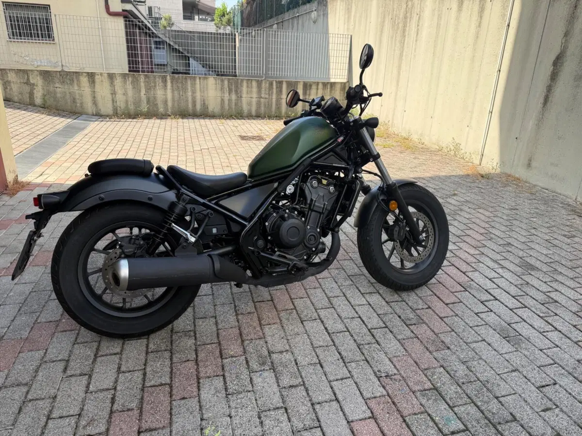 Honda CMX 500 Rebel (2025 - 26) (4)
