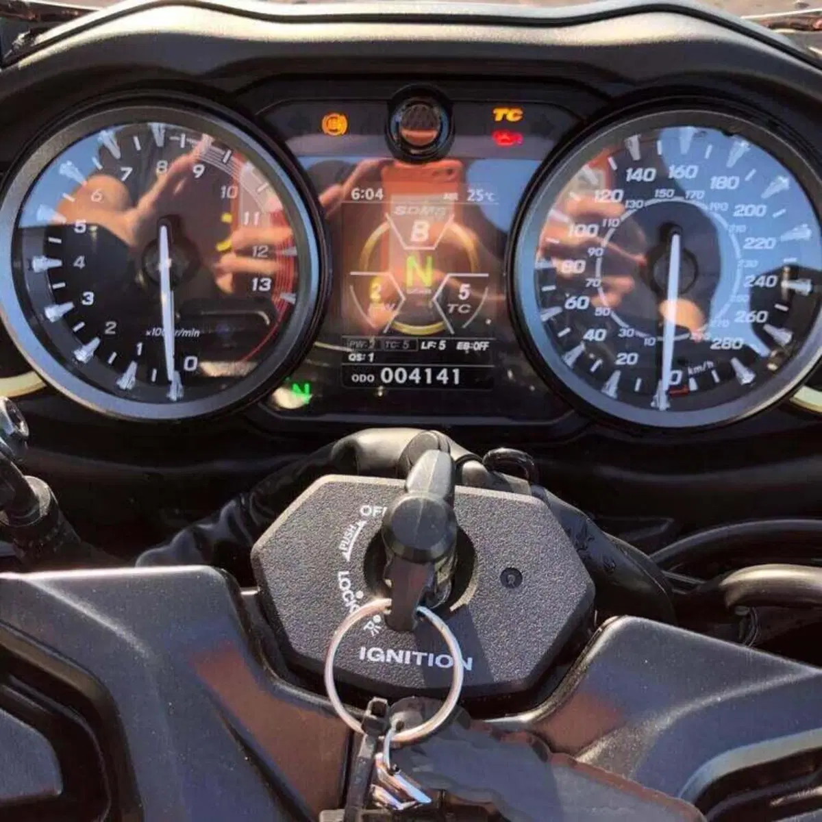 Suzuki GSX 1300 R Hayabusa (2021 - 24) (7)