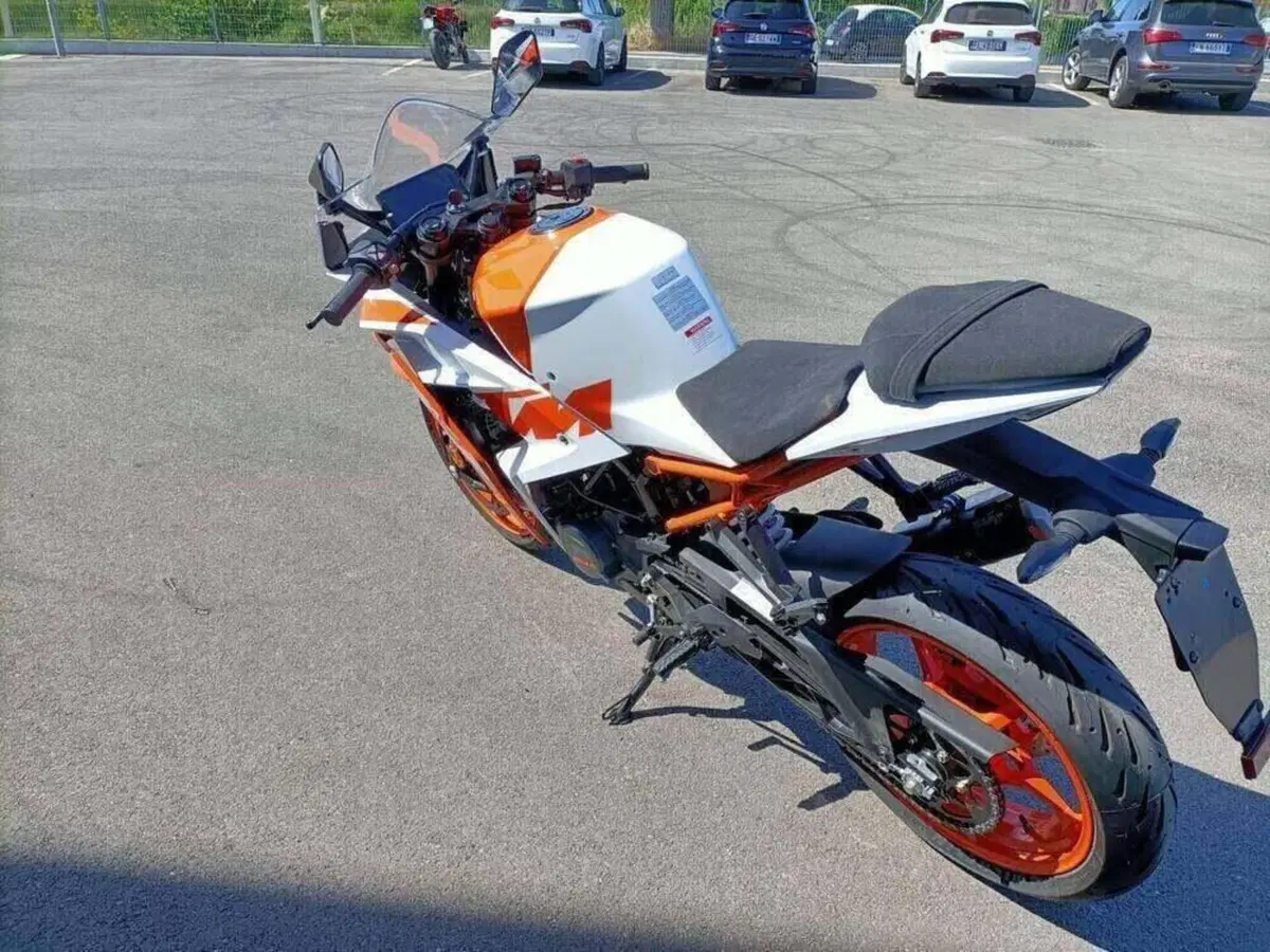 KTM RC 125 (2022 - 26) (5)