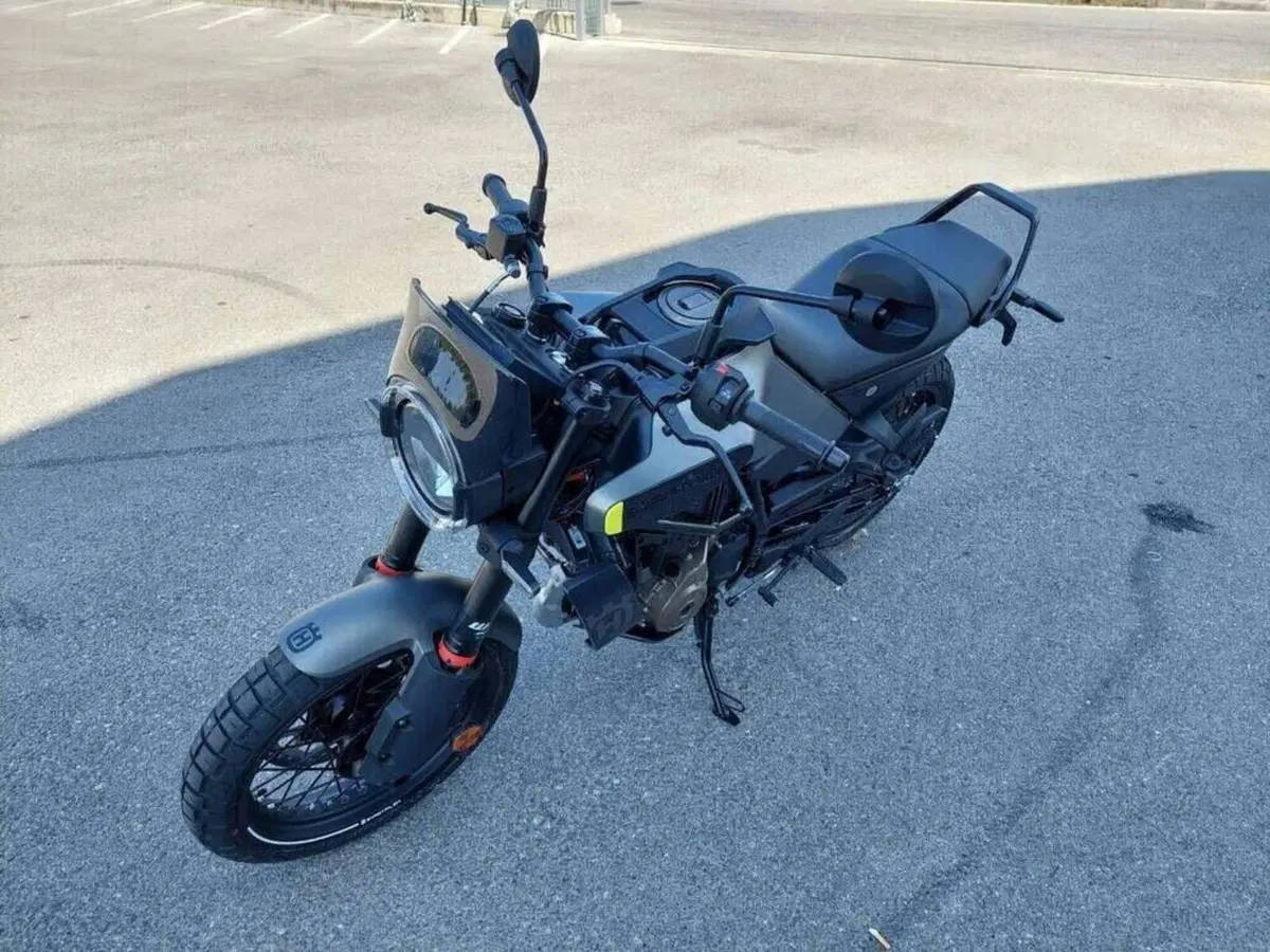 Husqvarna Svartpilen 125 (2024 - 26) (5)