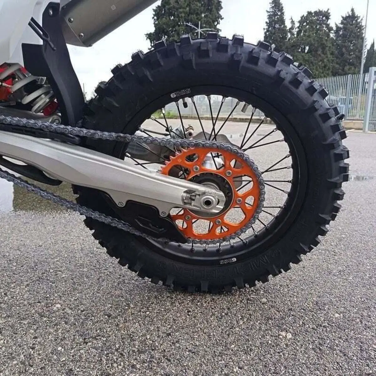 KTM 300 EXC 6Days (2026) (12)