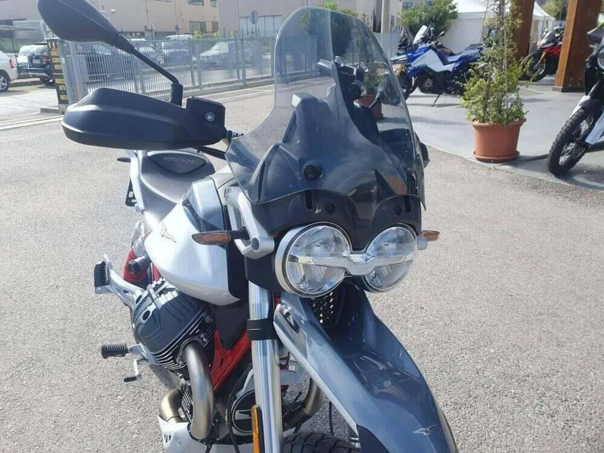 Moto Guzzi V85 TT (2024 - 26) (8)