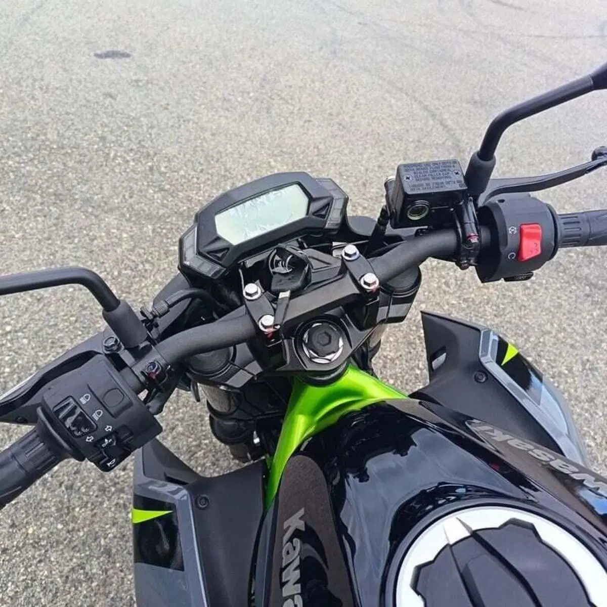 Kawasaki Z 125 (2025 - 26) (9)