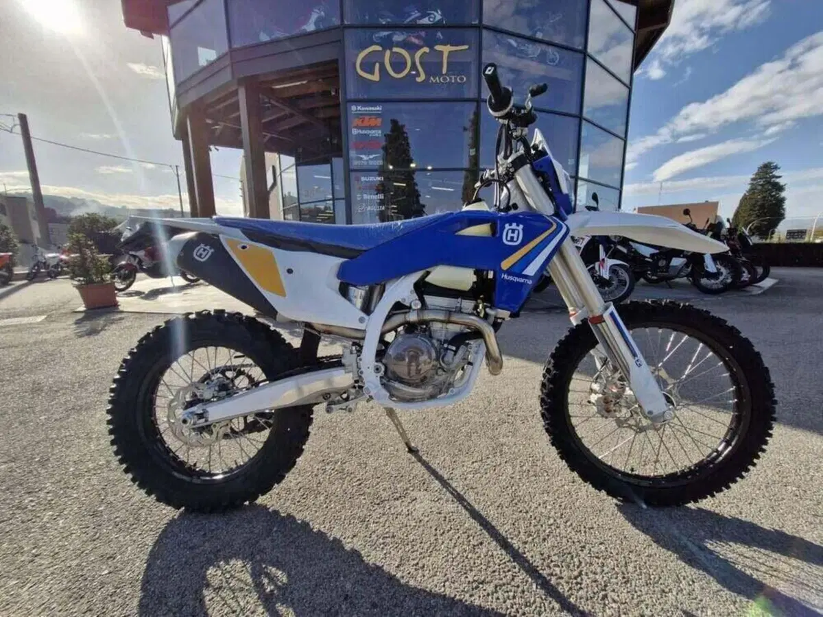 Husqvarna FE 250 (2025) (2)