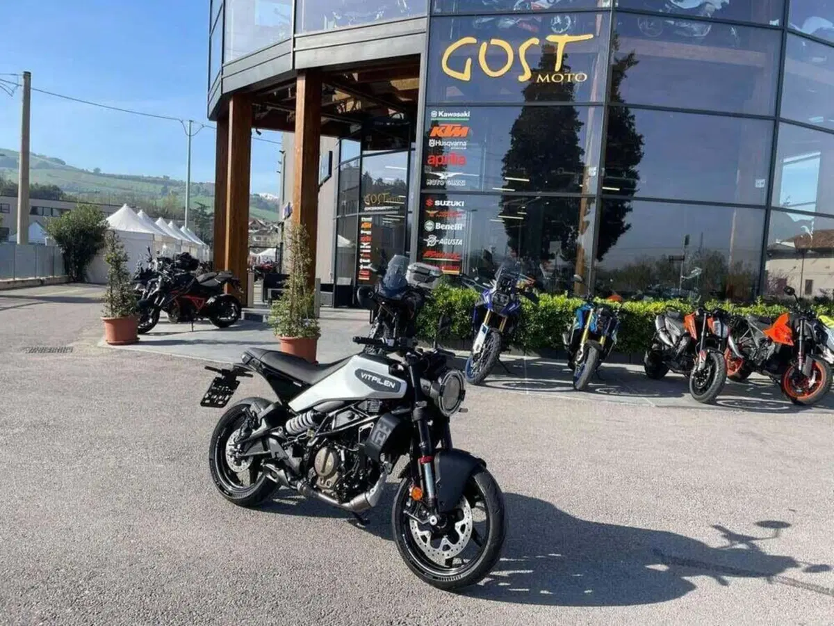Husqvarna Svartpilen 125 (2024 - 26) (2)