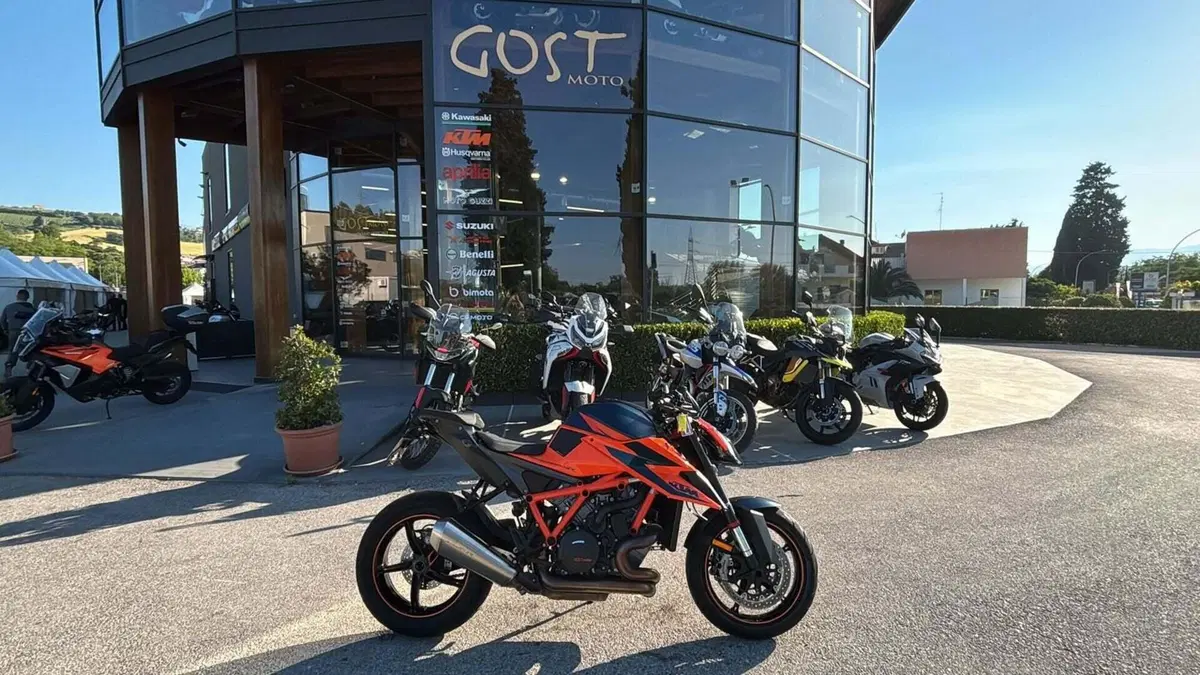KTM 1290 Super Duke R (2021)
