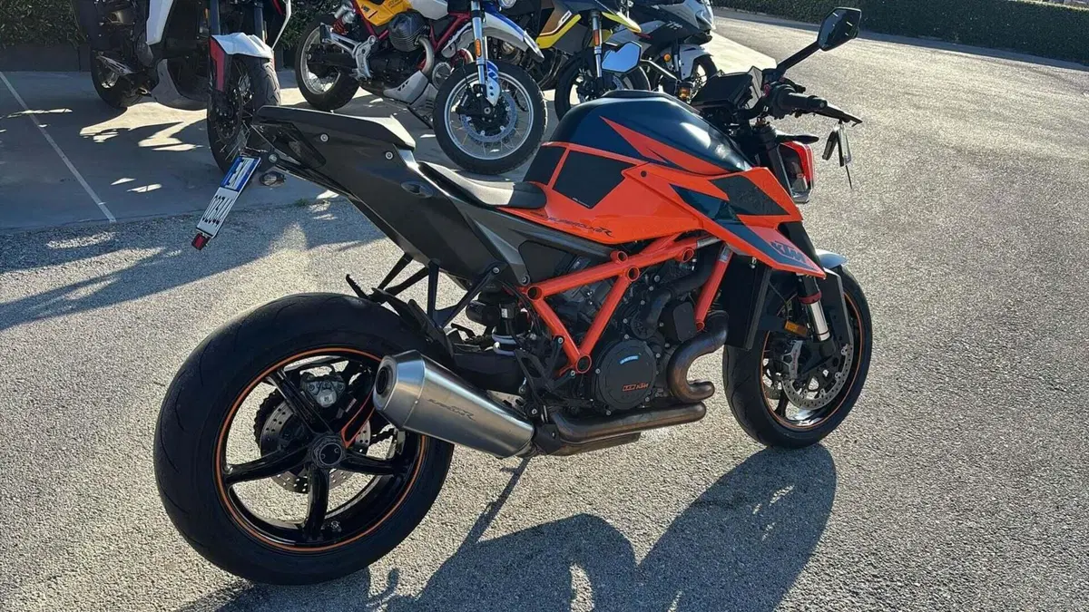 KTM 1290 Super Duke R (2021) (6)