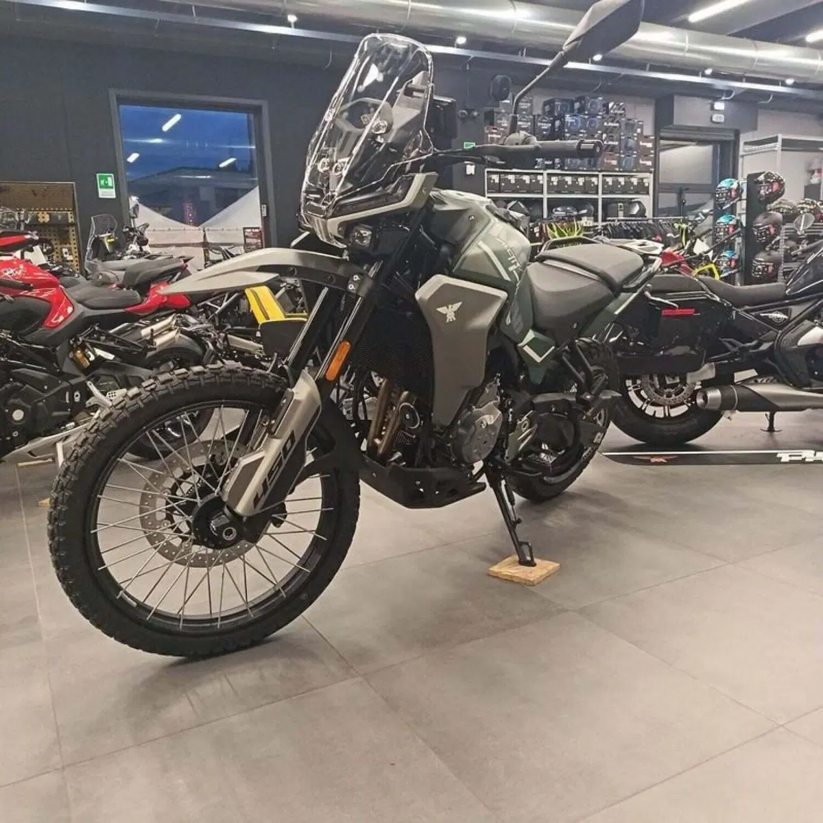 Moto Morini Allthrike 450 (2025 - 26) (6)