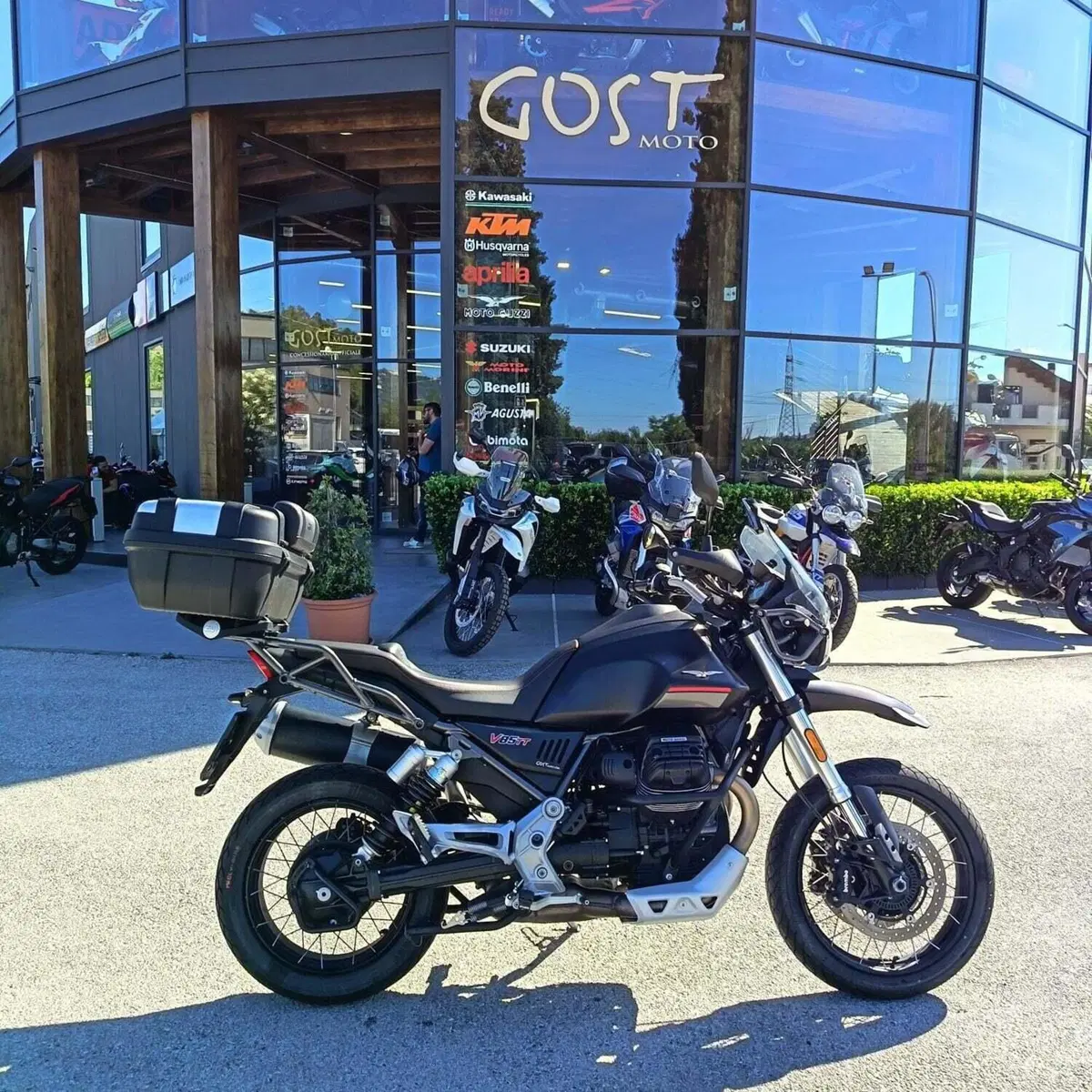 Moto Guzzi V85 TT (2021 - 23)