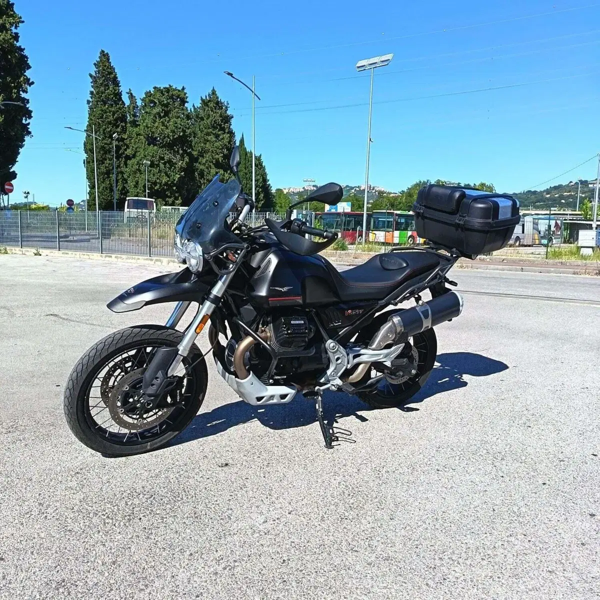 Moto Guzzi V85 TT (2021 - 23) (11)
