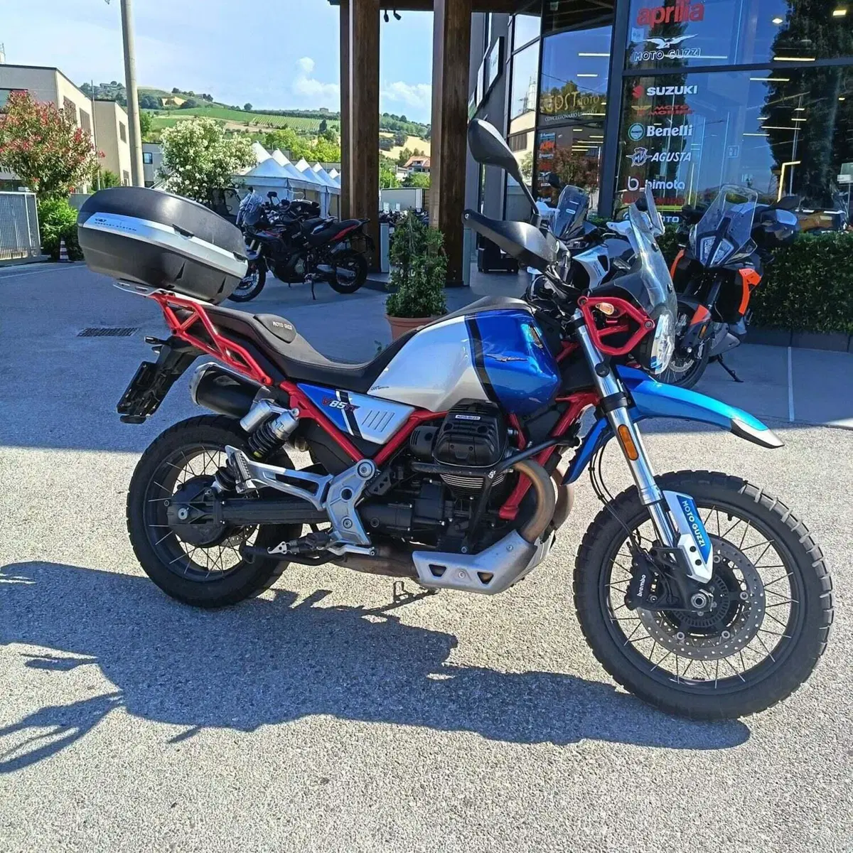 Moto Guzzi V85 TT (2024 - 26) (3)