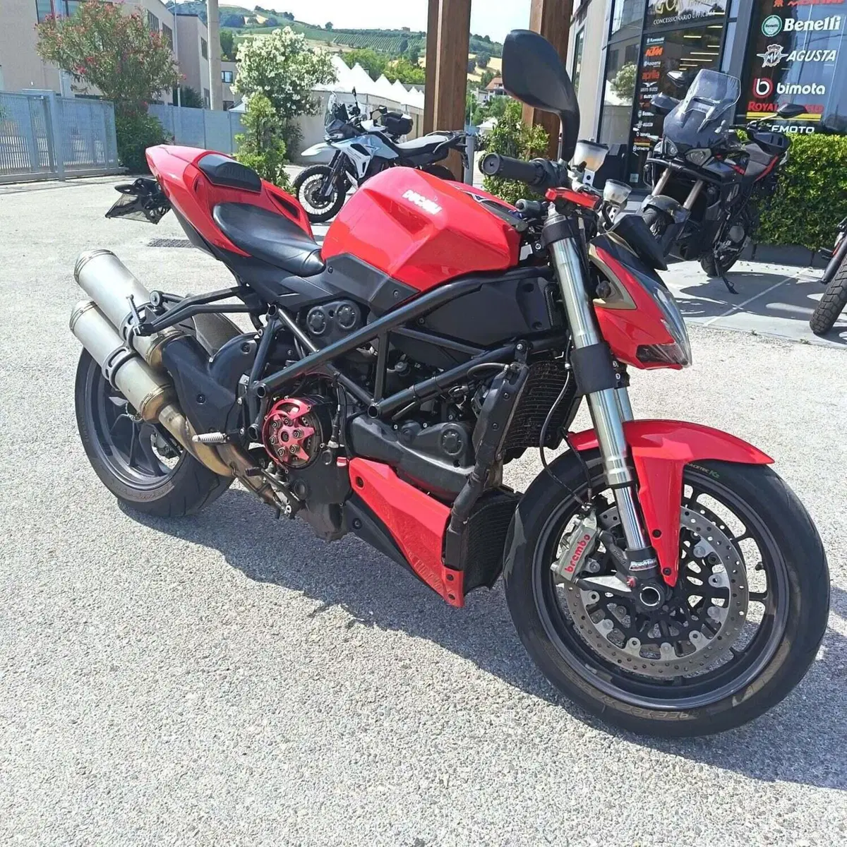 Ducati Streetfighter (2009 - 12) (3)