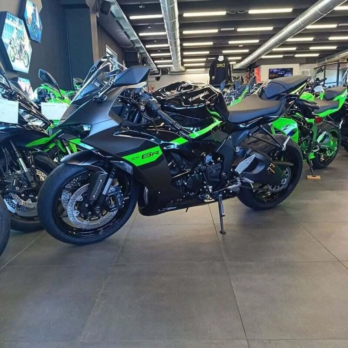 Kawasaki Ninja 636 ZX-6R (2024 - 26) (2)